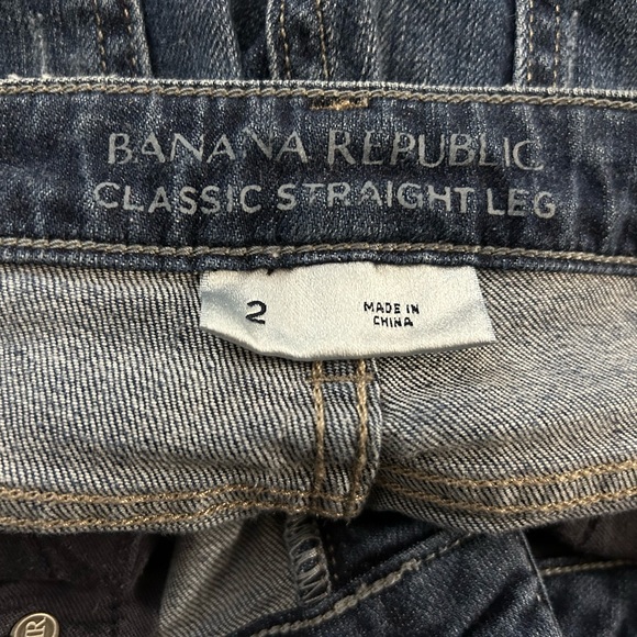 Banana Republic Size 2 Classic Straight Leg Dark Wash Distressed Jeans - Picture 4 of 6